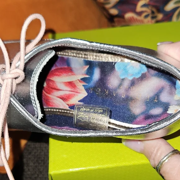 Ted Baker Silver Oxford Shoes with Pink Laces - Picture 7 of 11